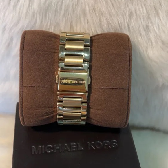 Michael Kors Watch - Picture 5 of 7